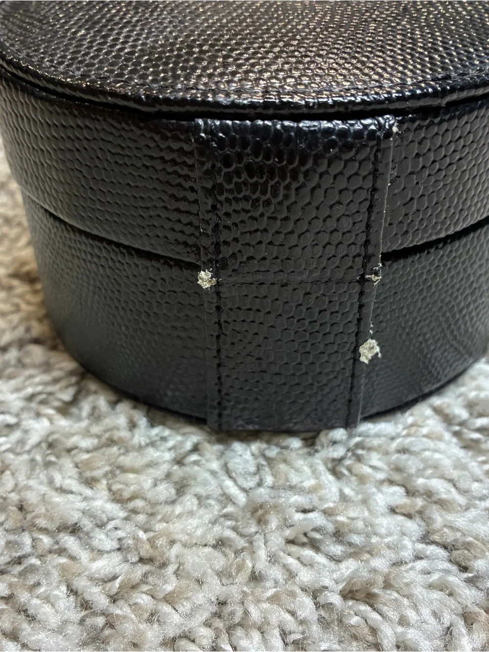 Alfred Design Round Black Leather Jewelry Case Textured Compact Organizer